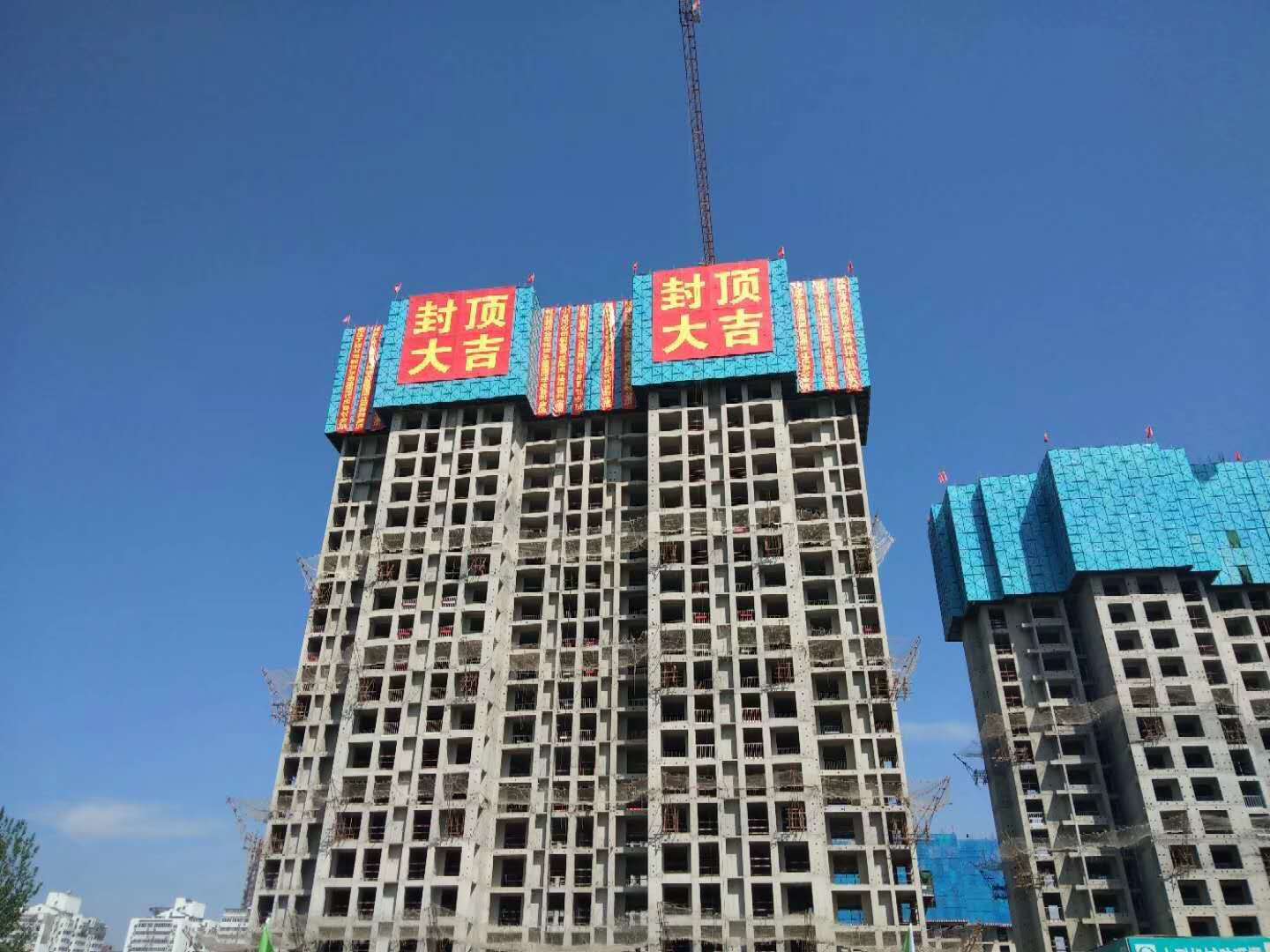 建筑爬架